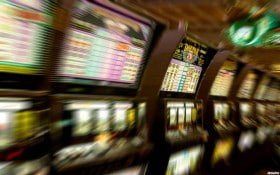 jaya9 casino উইথড্র পেজে মোবাইল পেমেন্টের মাধ্যমে টাকা তোলার দৃশ্য